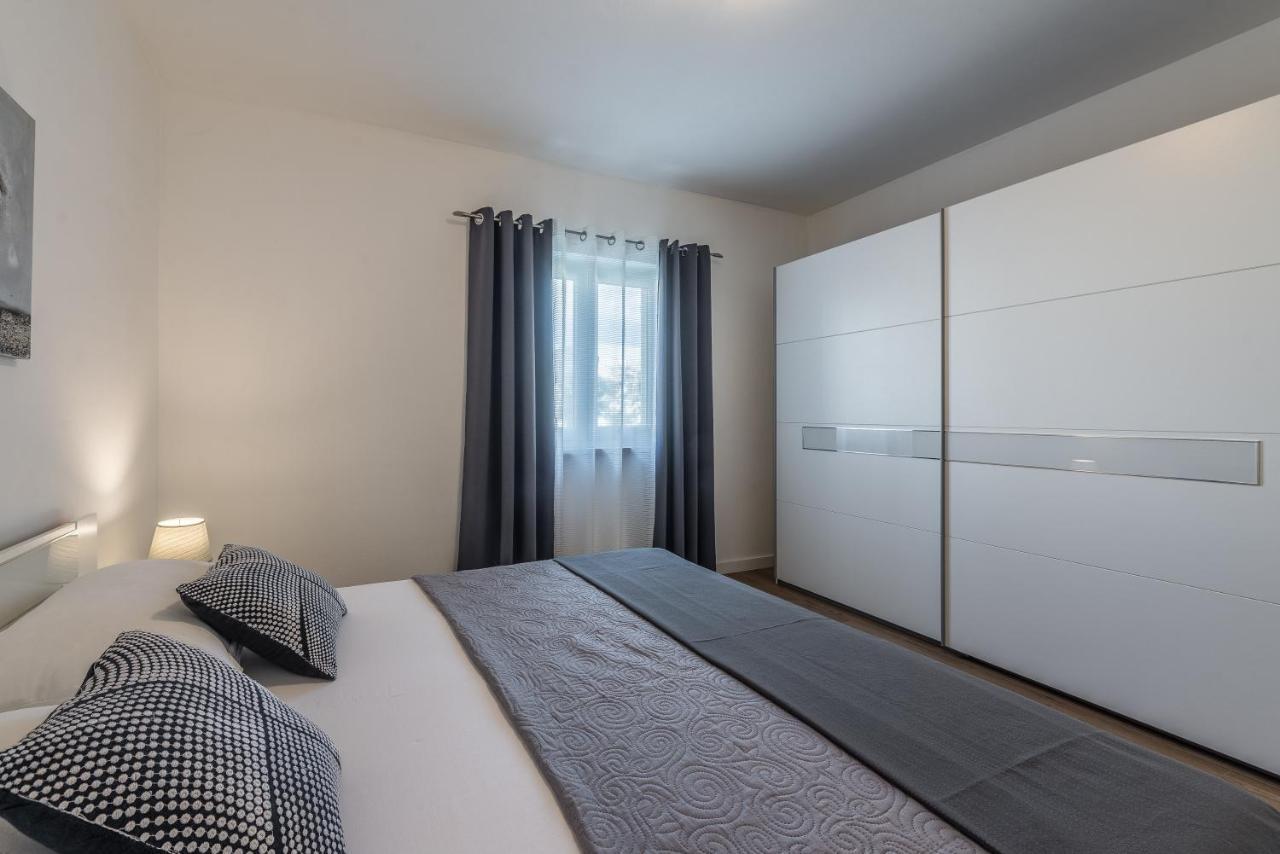 Holiday Home Bajlo Apartment With Three Bedrooms 扎达尔 外观 照片