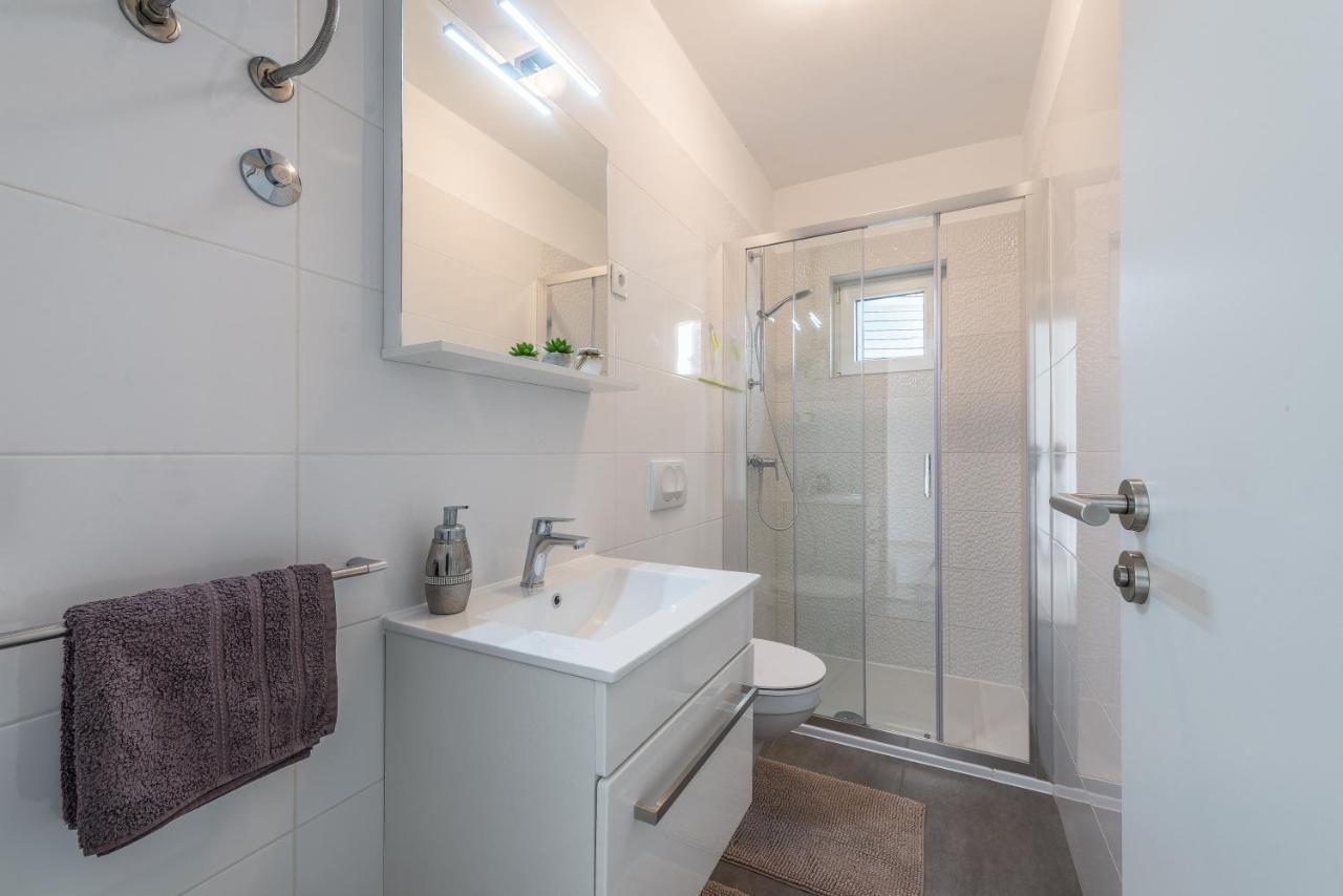 Holiday Home Bajlo Apartment With Three Bedrooms 扎达尔 外观 照片