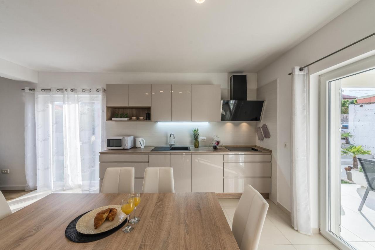 Holiday Home Bajlo Apartment With Three Bedrooms 扎达尔 外观 照片