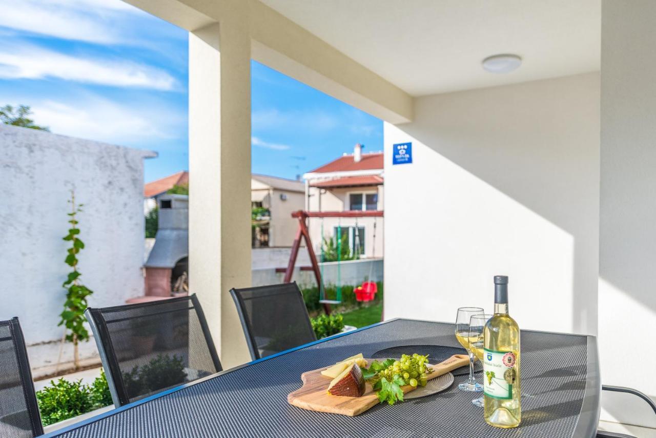 Holiday Home Bajlo Apartment With Three Bedrooms 扎达尔 外观 照片
