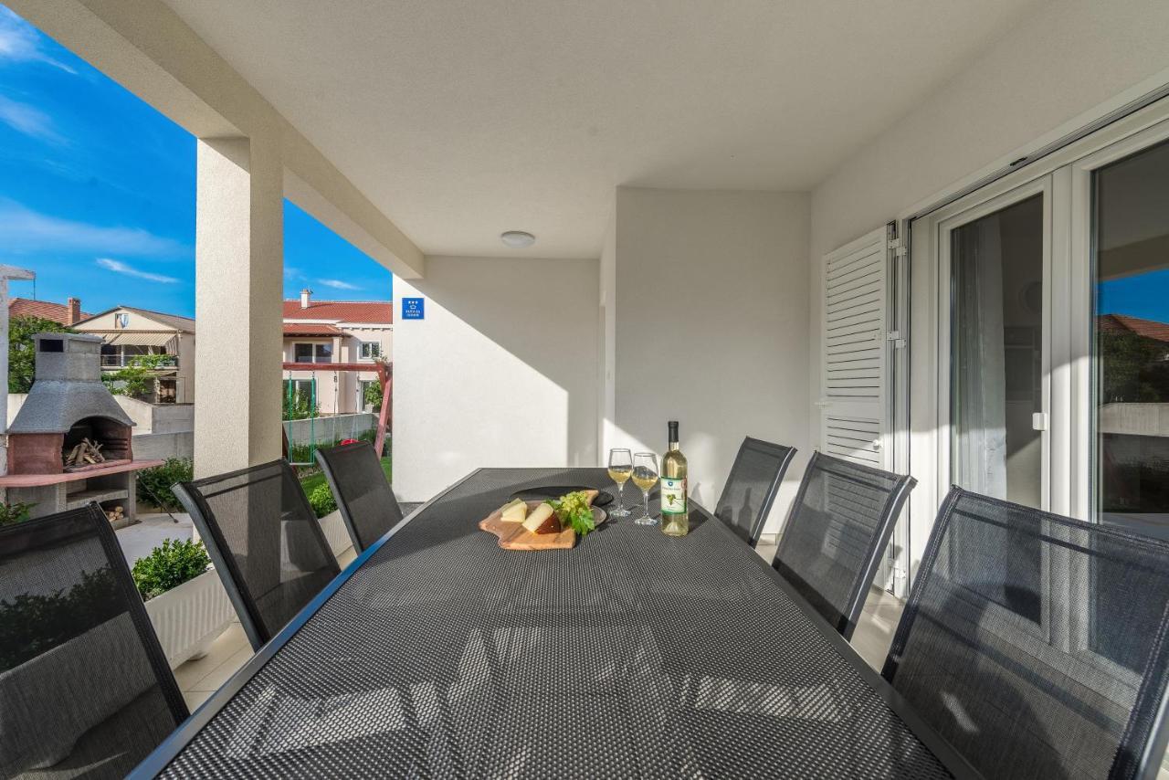 Holiday Home Bajlo Apartment With Three Bedrooms 扎达尔 外观 照片