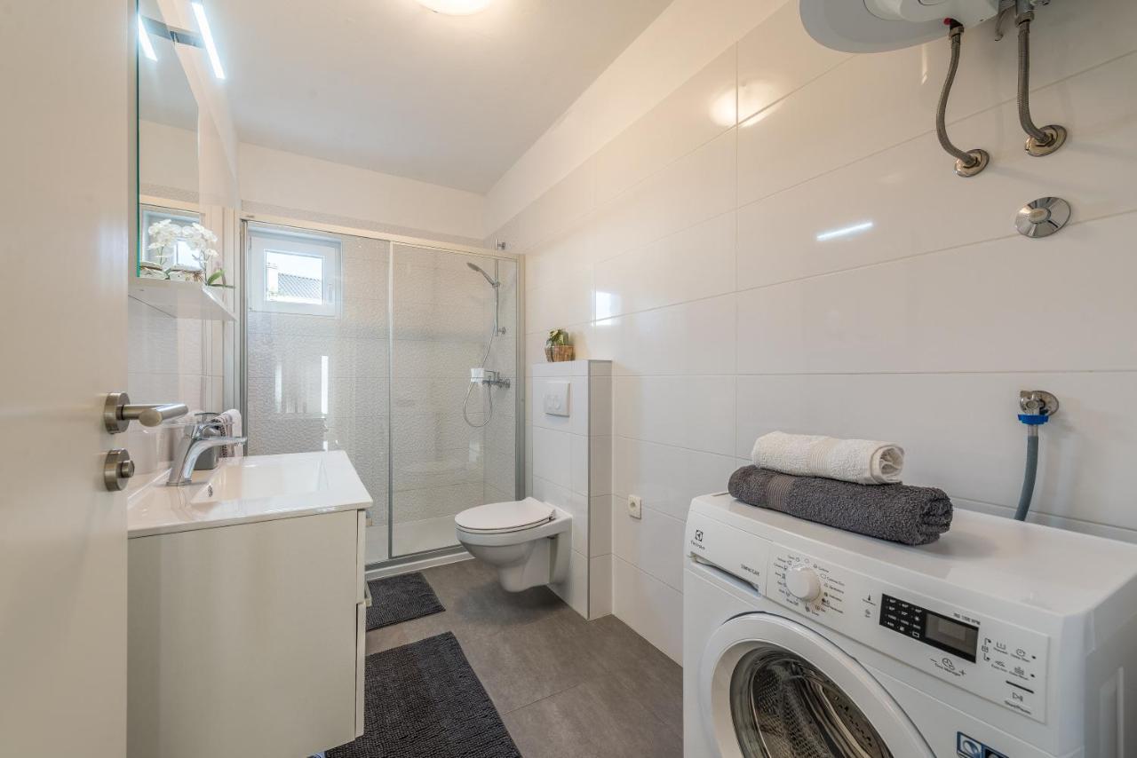 Holiday Home Bajlo Apartment With Three Bedrooms 扎达尔 外观 照片
